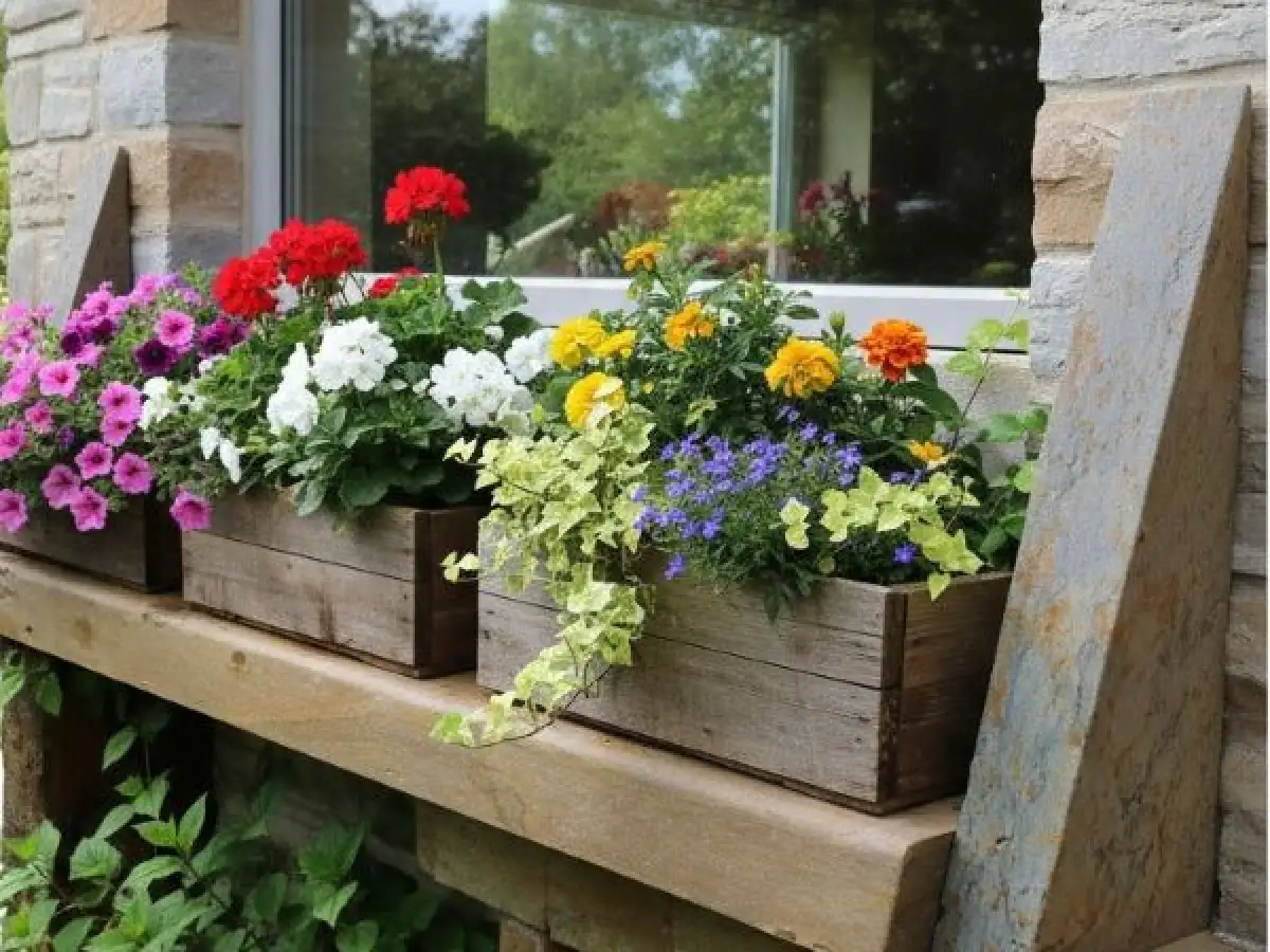 Parapet s okapnicí vč. profilové hrany tl. 7cm