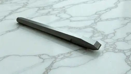 Kamenický sekáč se slinutým karbidem 14mm