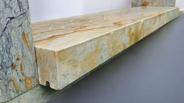 Parapet s okapnicí formátovaný tl. 4 cm